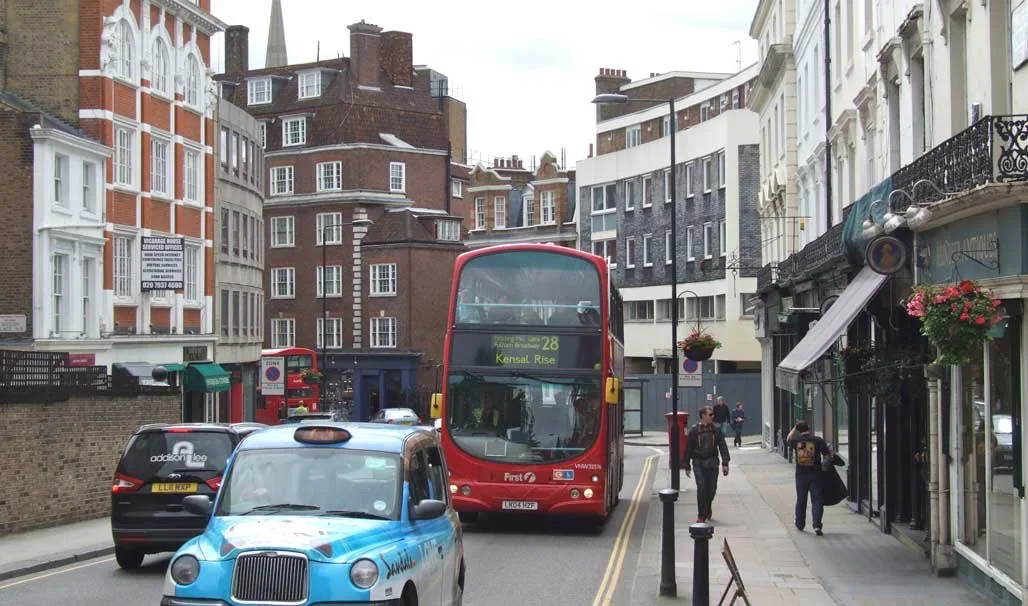 The Kensington Church Street bend in 2012