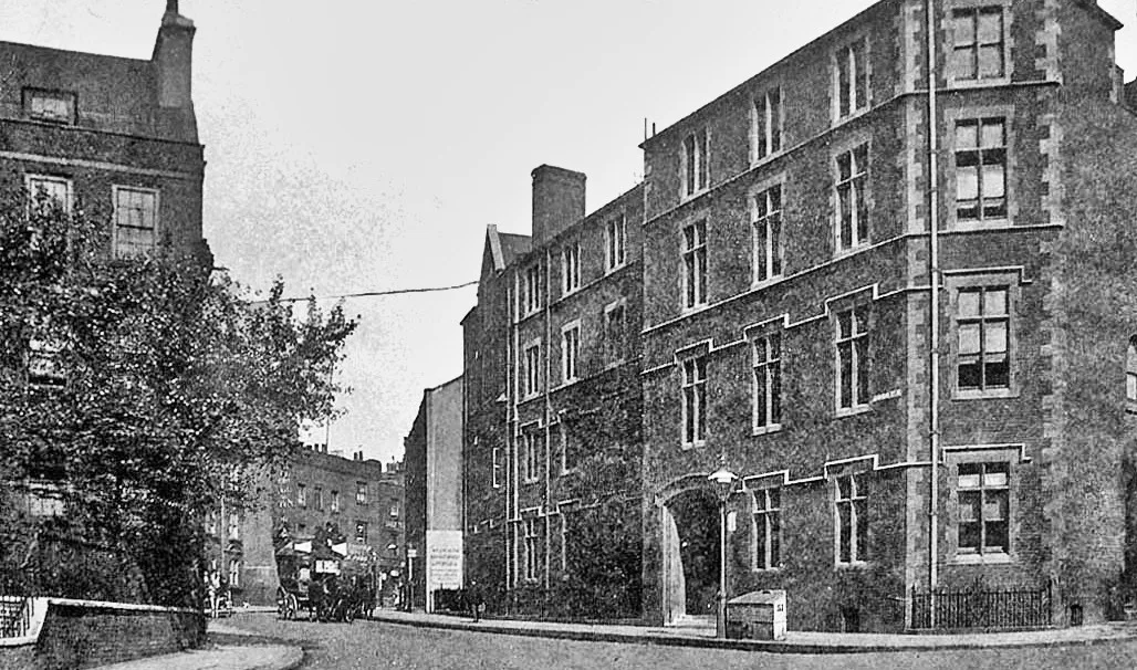 The Winchester Court corner in 1900
